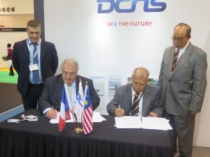 The signature of the agreement cooperation between French group DCNS and OTEC Centre of Universiti Teknologi of Malaysia (UTM OTEC) for the development of Ocean Thermal Energy Conversion (OTEC) in Malaysia. (Joseph Roukoz)
