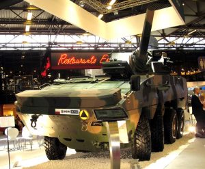 Among the various AMVs on show, here is the Rosomak fitted with the HSW 120 mm turreted mortar. (P. Valpolini)