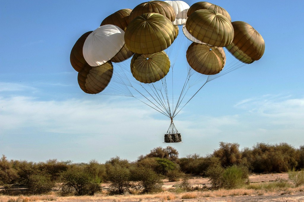 Safran close to delivering new high performance parachutes to French