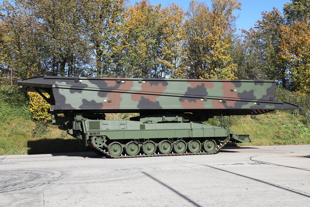Roll-out of the first Norwegian Leopard 2 bridge layer LEGUAN at KMW - EDR  Magazine
