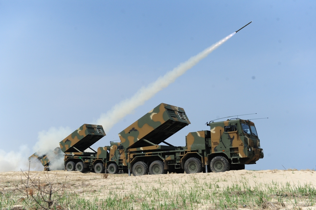 Hanwha signs contract to supply 288 Chunmoo Multiple Rocket Launcher  Systems to Poland - EDR Magazine