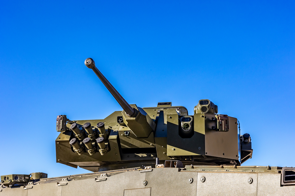 ESCRIBANO GUARDIAN 30 Station selected for the VCR 8 x 8 DRAGON vehicle