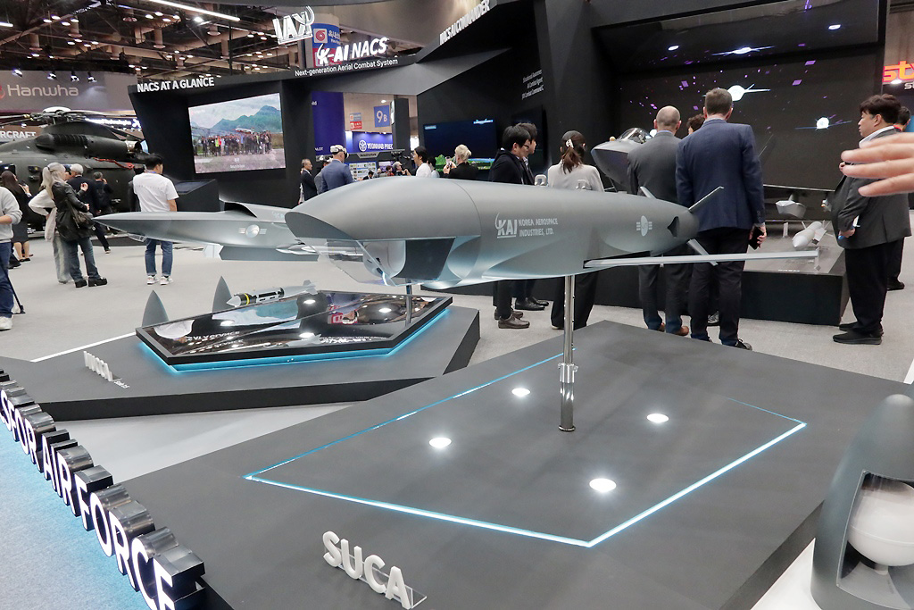 ADEX 2025 – Korean Aerospace Industries Showcases K-AI Pilot, an AI Pilot for Future UAVs like MUCCA and SUCA Under Development