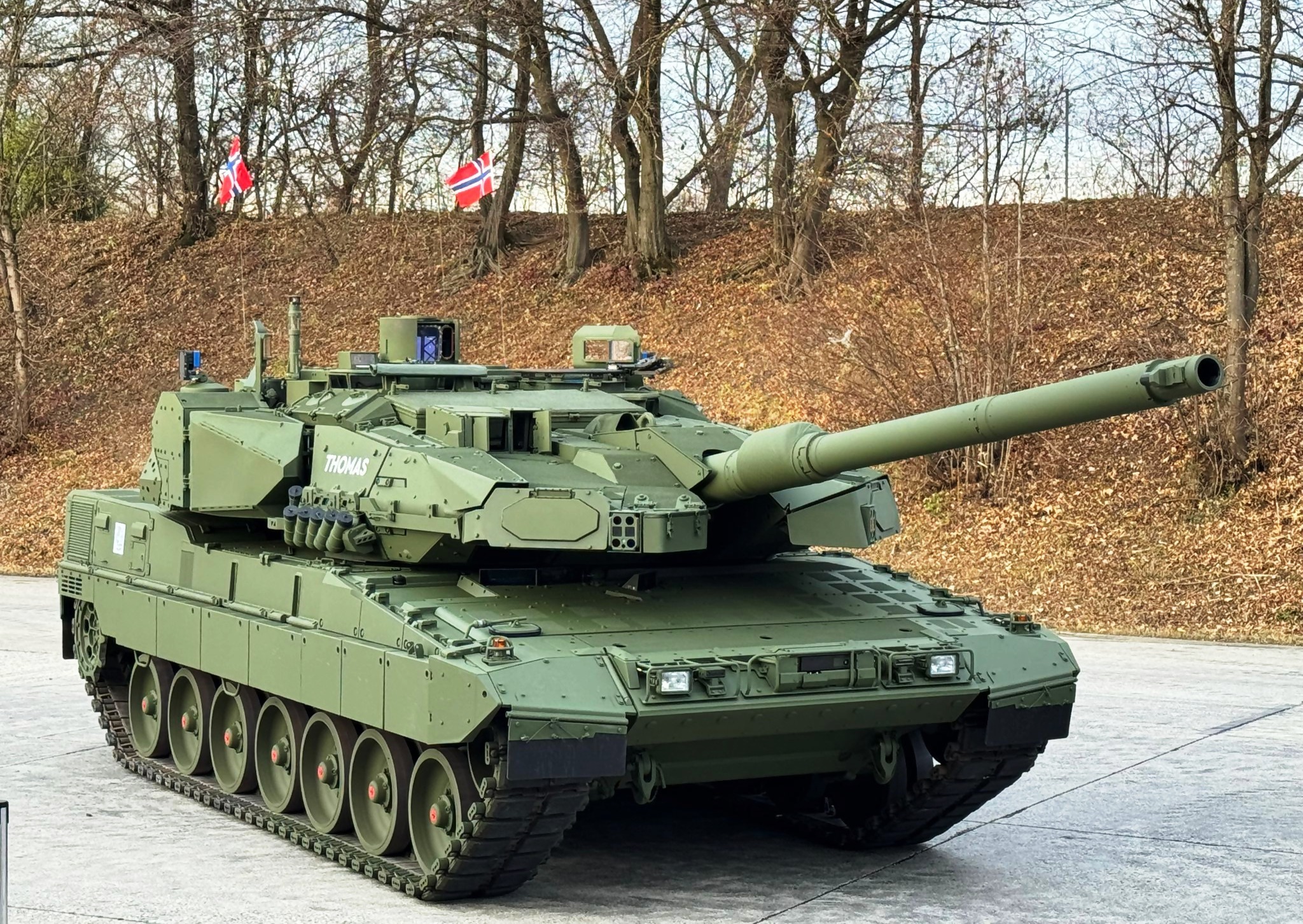 Rafael Unveils First Leopard 2 A8 Tanks Enhanced with Trophy