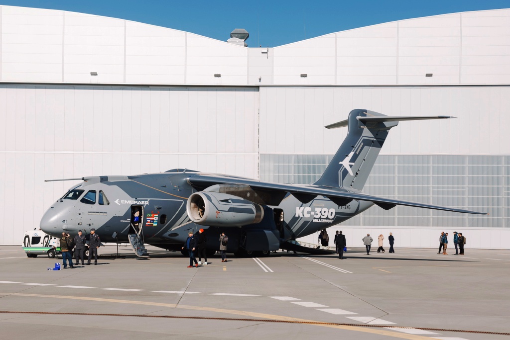 Embraer Introduces KC-390 Millennium to WZL-2 as Companies Advance MRO Cooperation in Poland